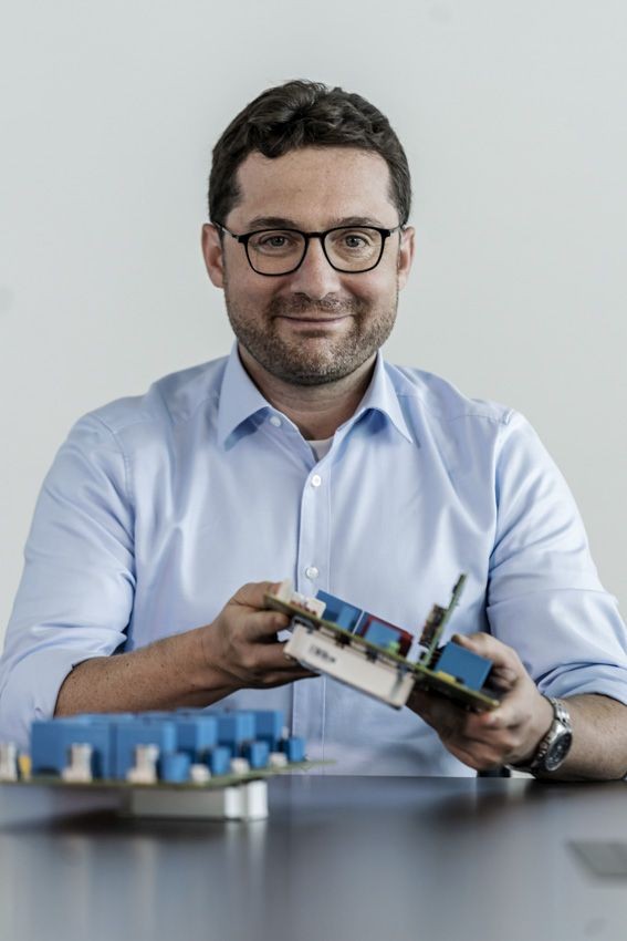 Dipl.- Ing. Stefan Reichert developed the power electronics for the ChargeBox with colleagues from the Power Converter Units group at Fraunhofer ISE.