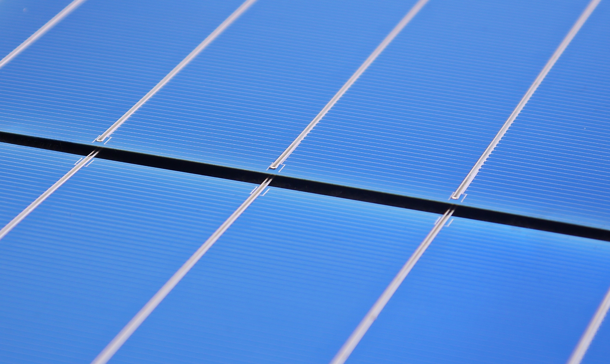Solarzelle verschaltet mit SCR-Verbinder, hergestellt im Module-TEC des Fraunhofer ISE. Solarzelle verschaltet mit SCR-Verbinder, hergestellt im Module-TEC des Fraunhofer ISE.