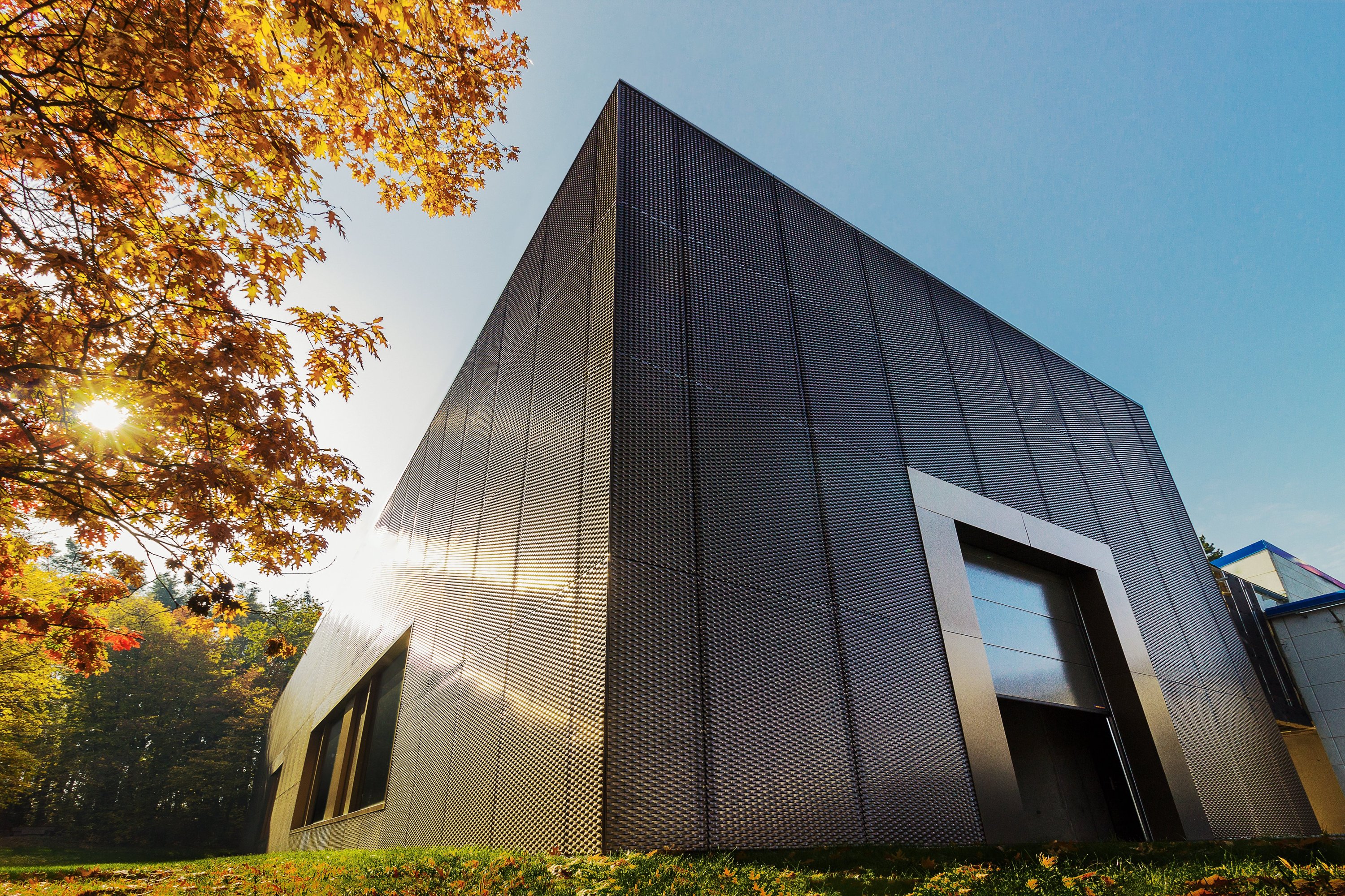 Das Fraunhofer CES Technikum auf dem Institutsgelände in Sulzbach-Rosenberg Das Fraunhofer CES Technikum auf dem Institutsgelände in Sulzbach-Rosenberg