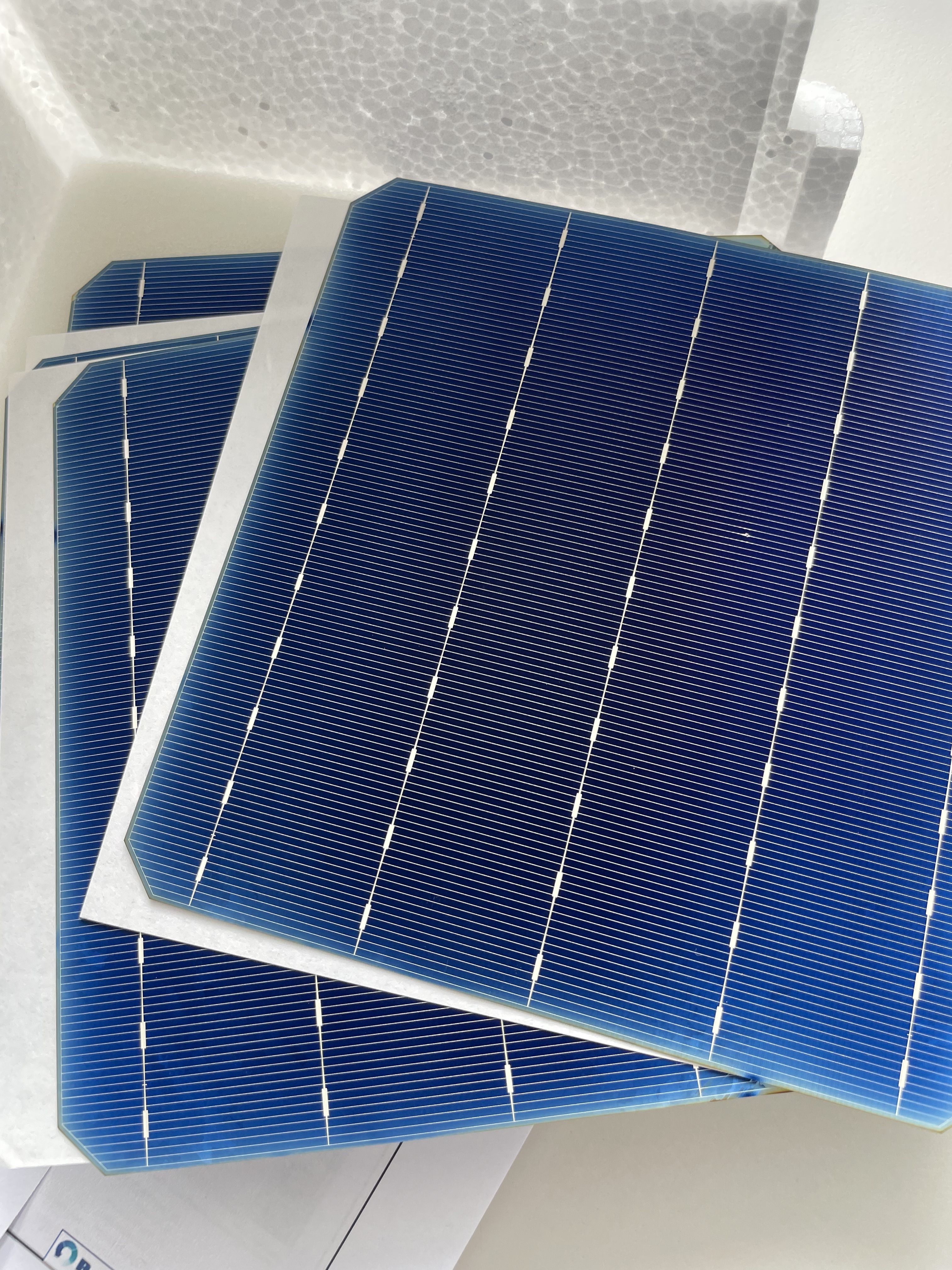 PERC-Solarzellen aus zu 100% recyceltem Silizium mit einem Wirkungsgrad von 19,7 Prozent.