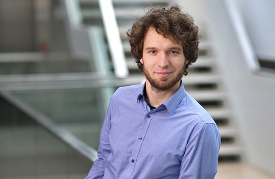 Klemens Ilse was awarded the Schott AG materials prize. Klemens Ilse was awarded the Schott AG materials prize.