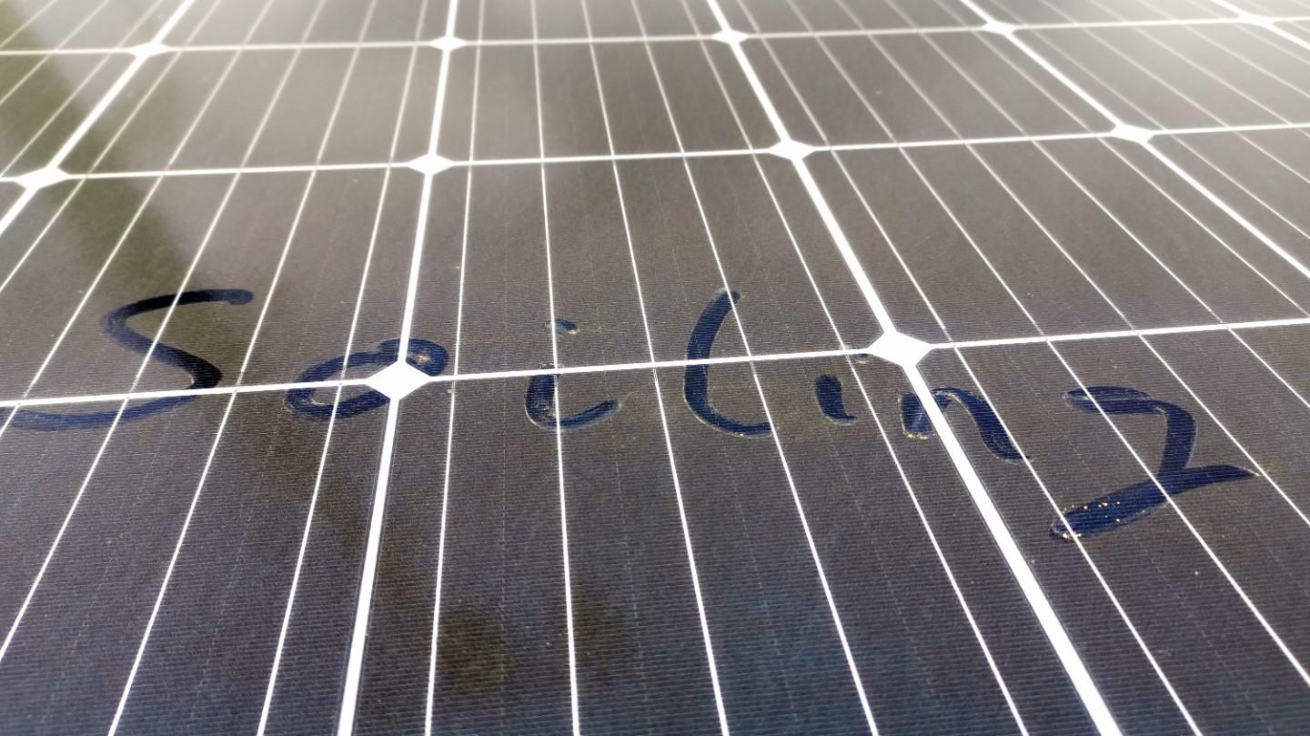 Pollution of solar modules significantly reduces yields in desert regions. Pollution of solar modules significantly reduces yields in desert regions.