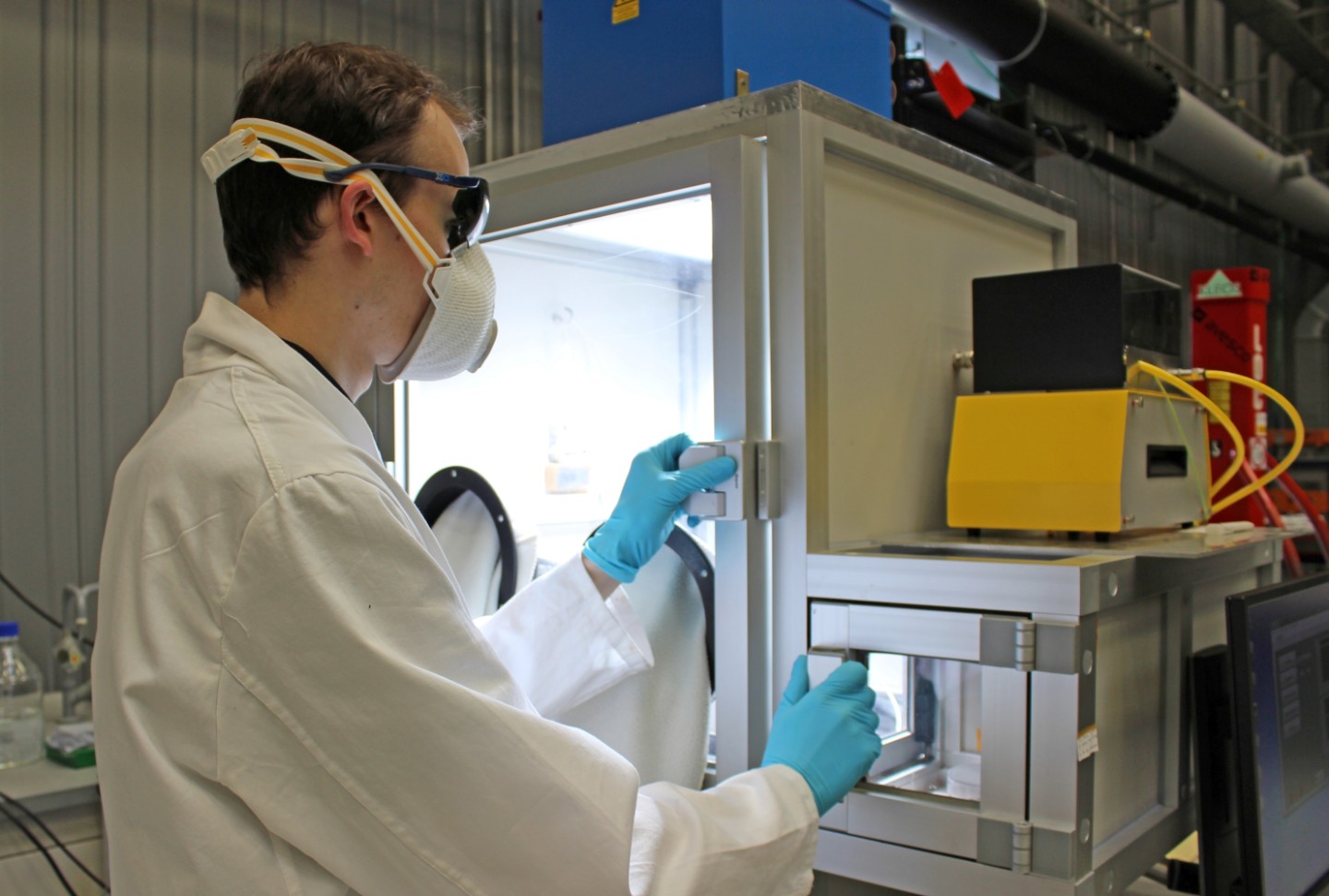 Pollution can be simulated with a test rig in the laboratory. Pollution can be simulated with a test rig in the laboratory.