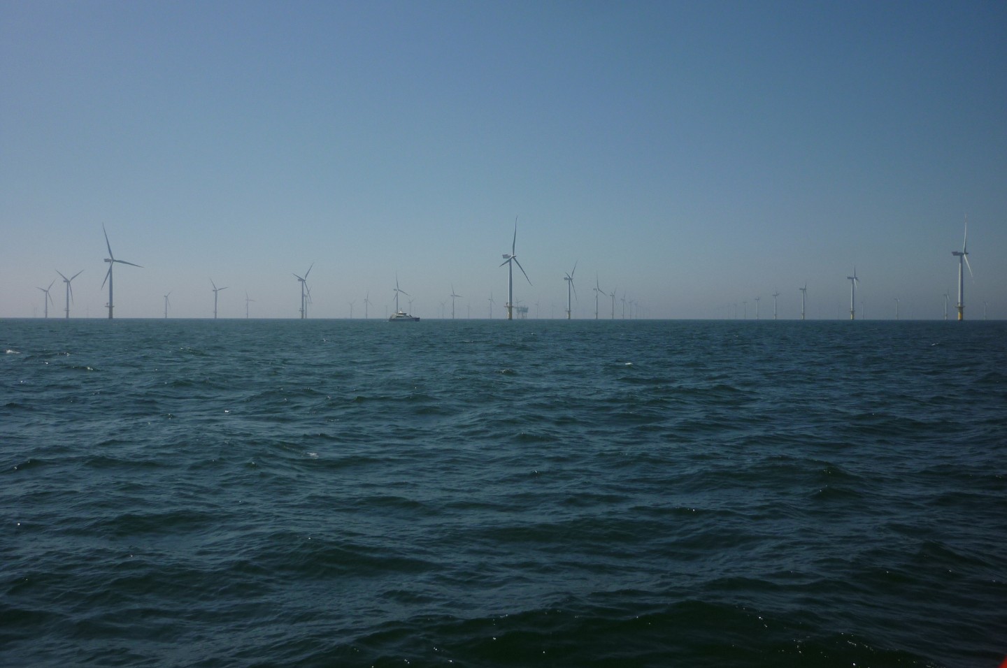 The components of offshore wind turbines are subjected to extreme stress.