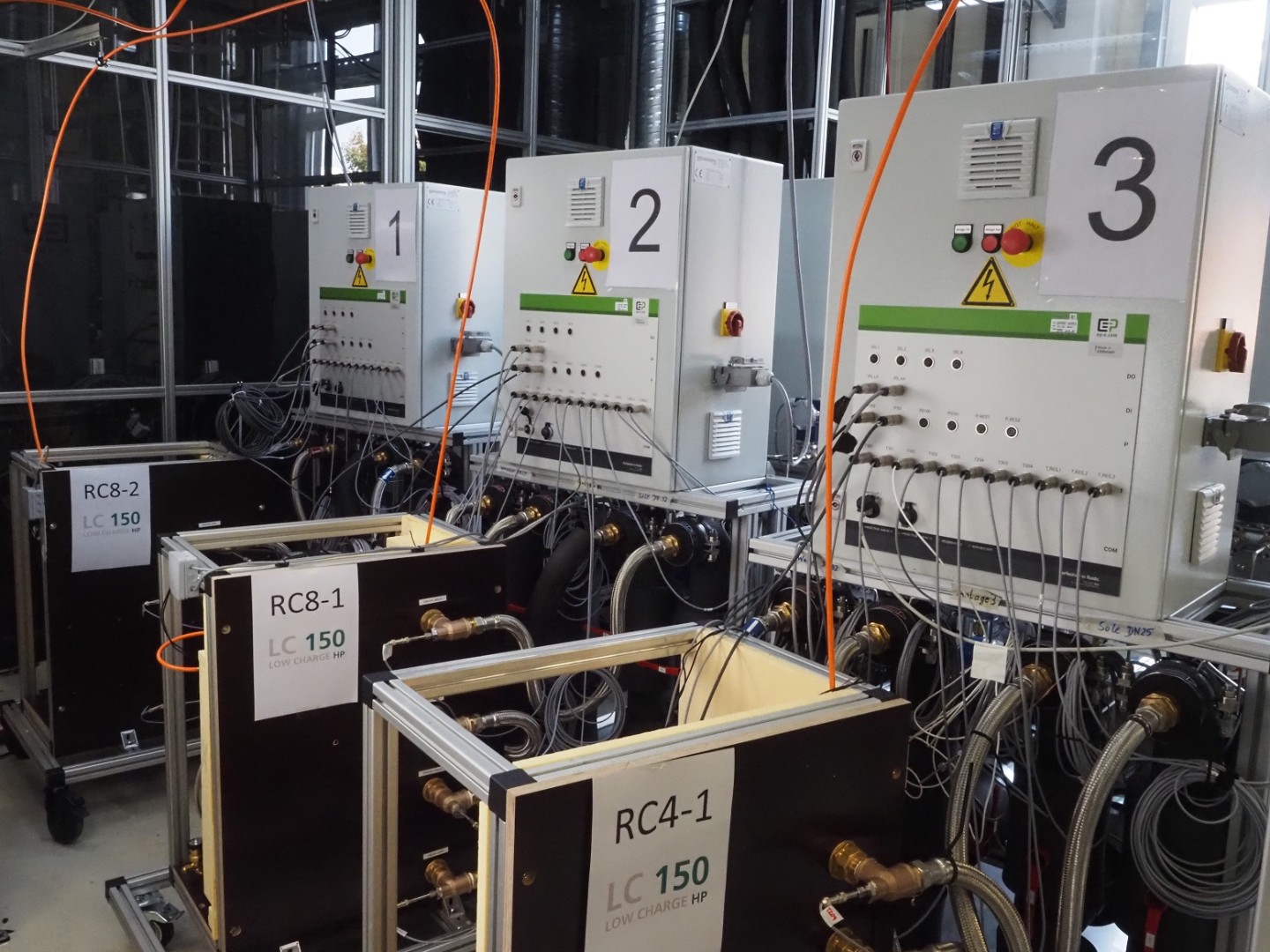In the measurement campaign, dozens of heat pump component combinations are tested under different operating parameters.
