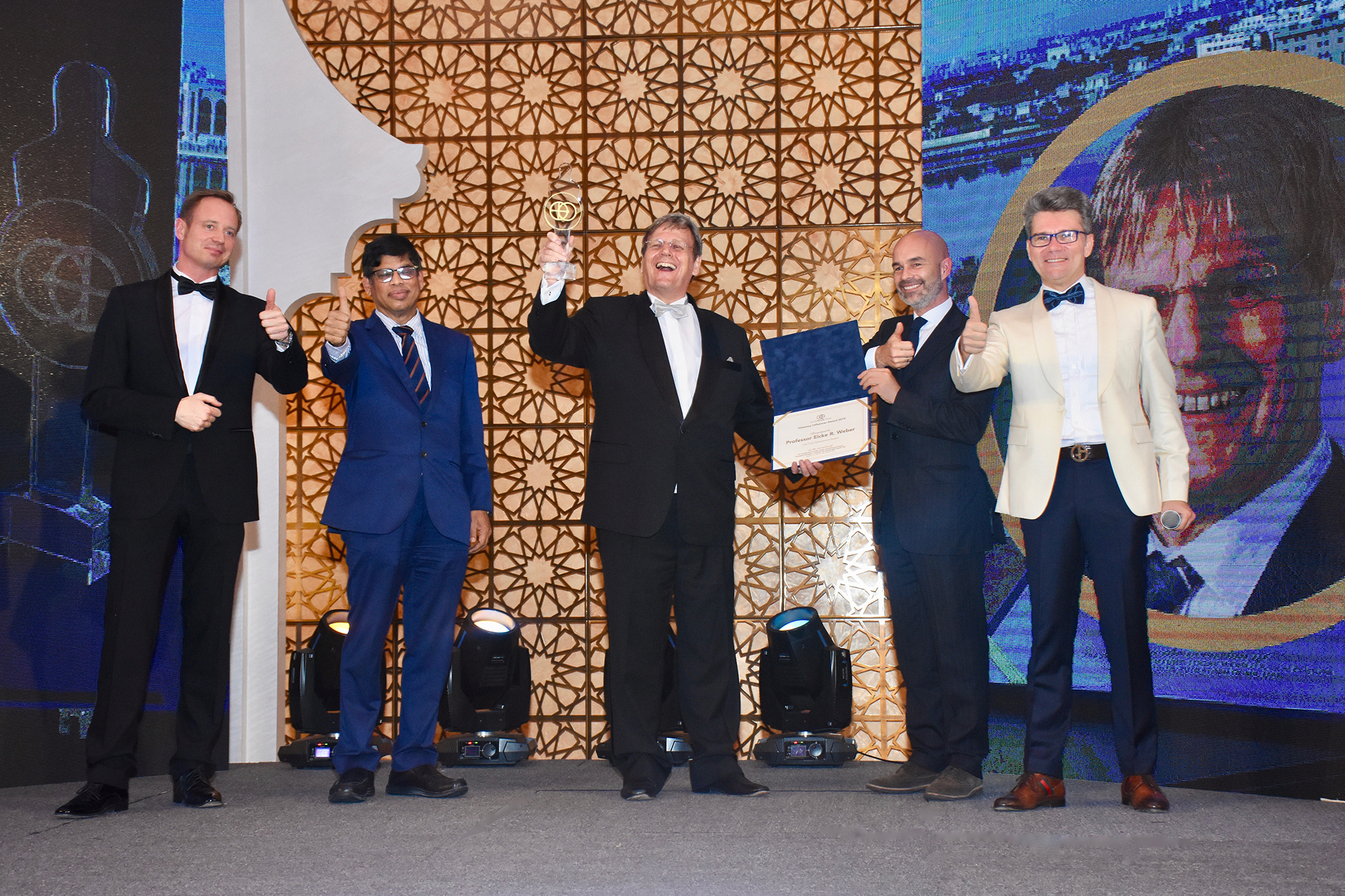 SOLAR FUTURE.TODAY Award 2019 Ceremony: Prof. Eicke R. Weber receives the Visionary Influencers Lifetime Achievement Award. SOLAR FUTURE.TODAY Award 2019 Ceremony: Prof. Eicke R. Weber receives the Visionary Influencers Lifetime Achievement Award.