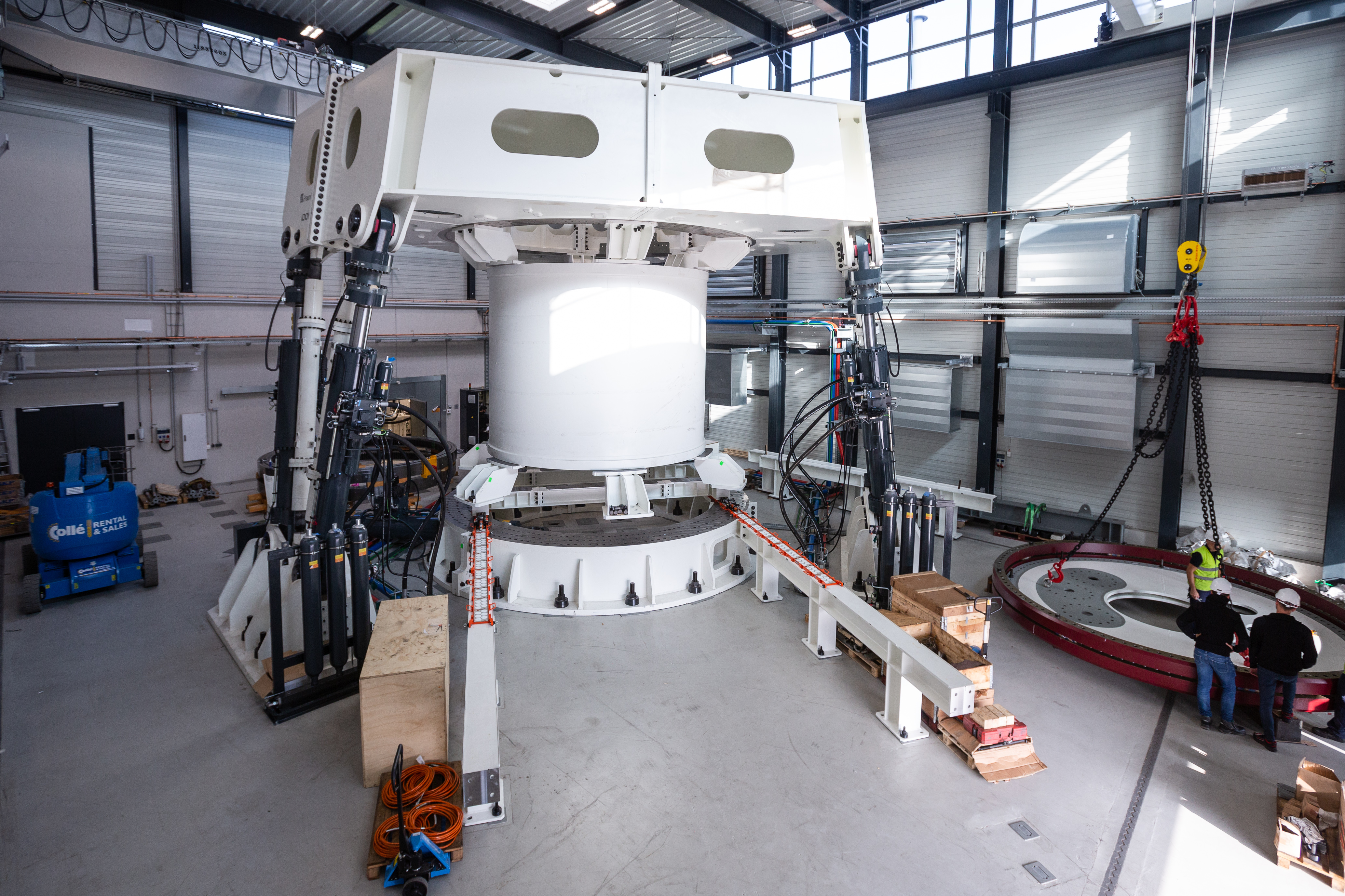 The highly innovative bearing test rig for offshore wind turbines. The highly innovative bearing test rig for offshore wind turbines.