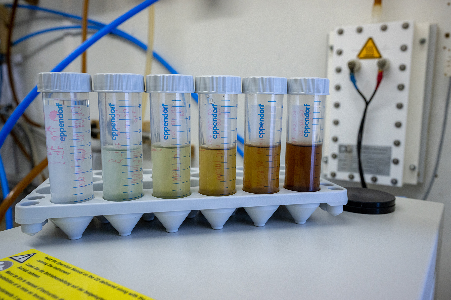 Significant reduction of turbidity of process waste water by electrooxidation (right: raw sample)