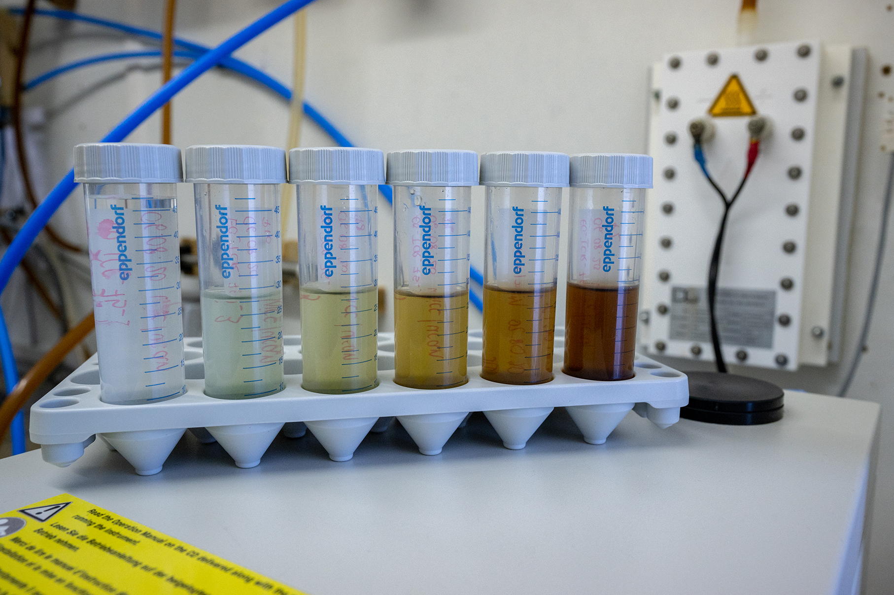 Significant reduction of turbidity of process waste water by electrooxidation (right: raw sample) Significant reduction of turbidity of process waste water by electrooxidation (right: raw sample)